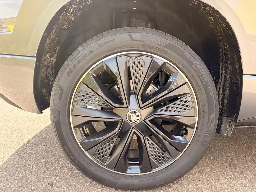 Skoda Karoq - Thumbnail 17