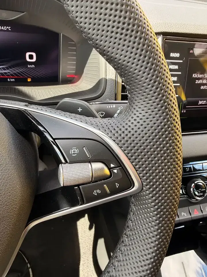 Skoda Karoq - Thumbnail 8
