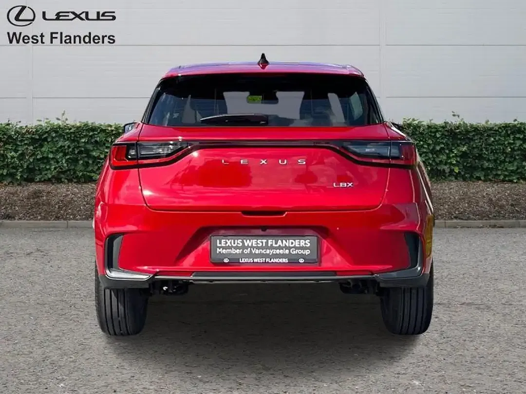 Lexus LBX - Thumbnail 6