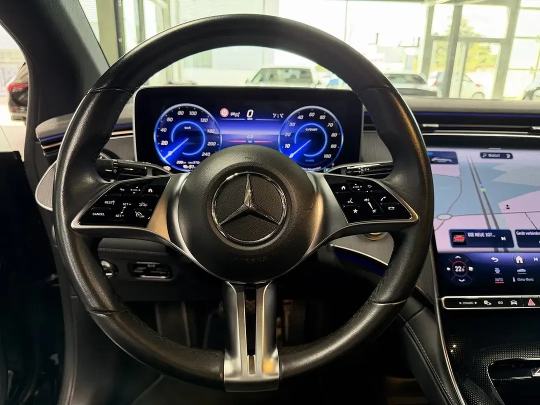 Mercedes-Benz EQE 300 - Thumbnail 15