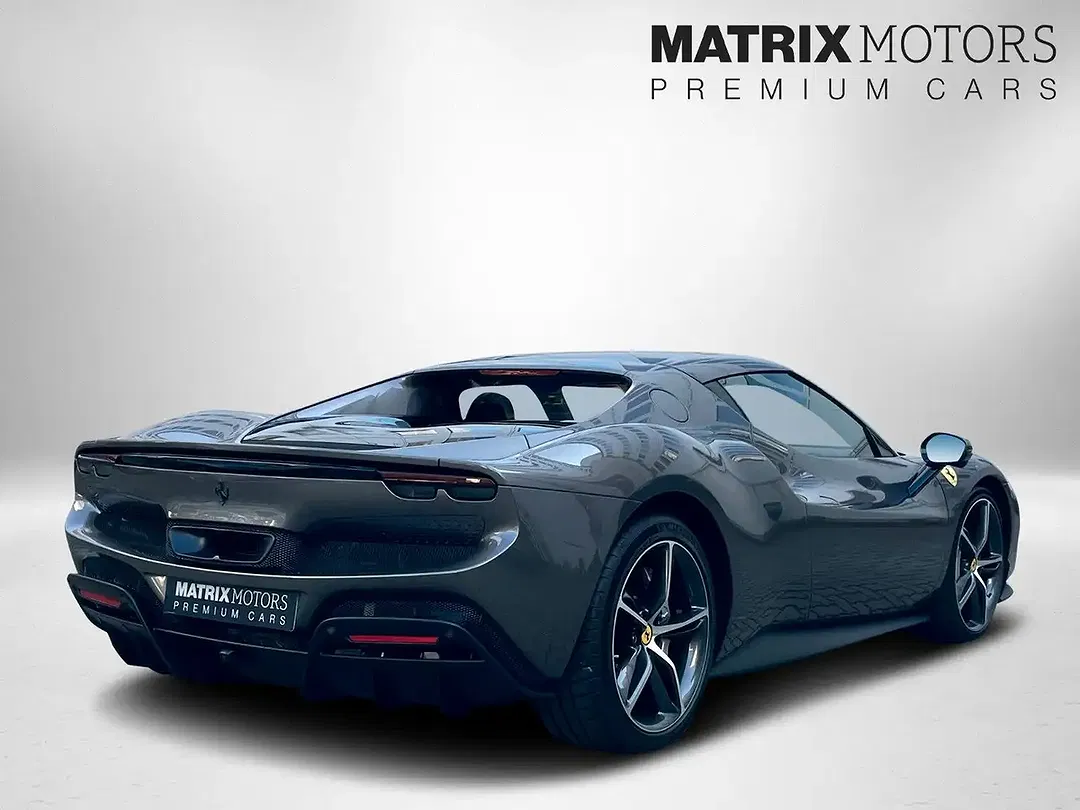 Ferrari 296 GTB - Thumbnail 2