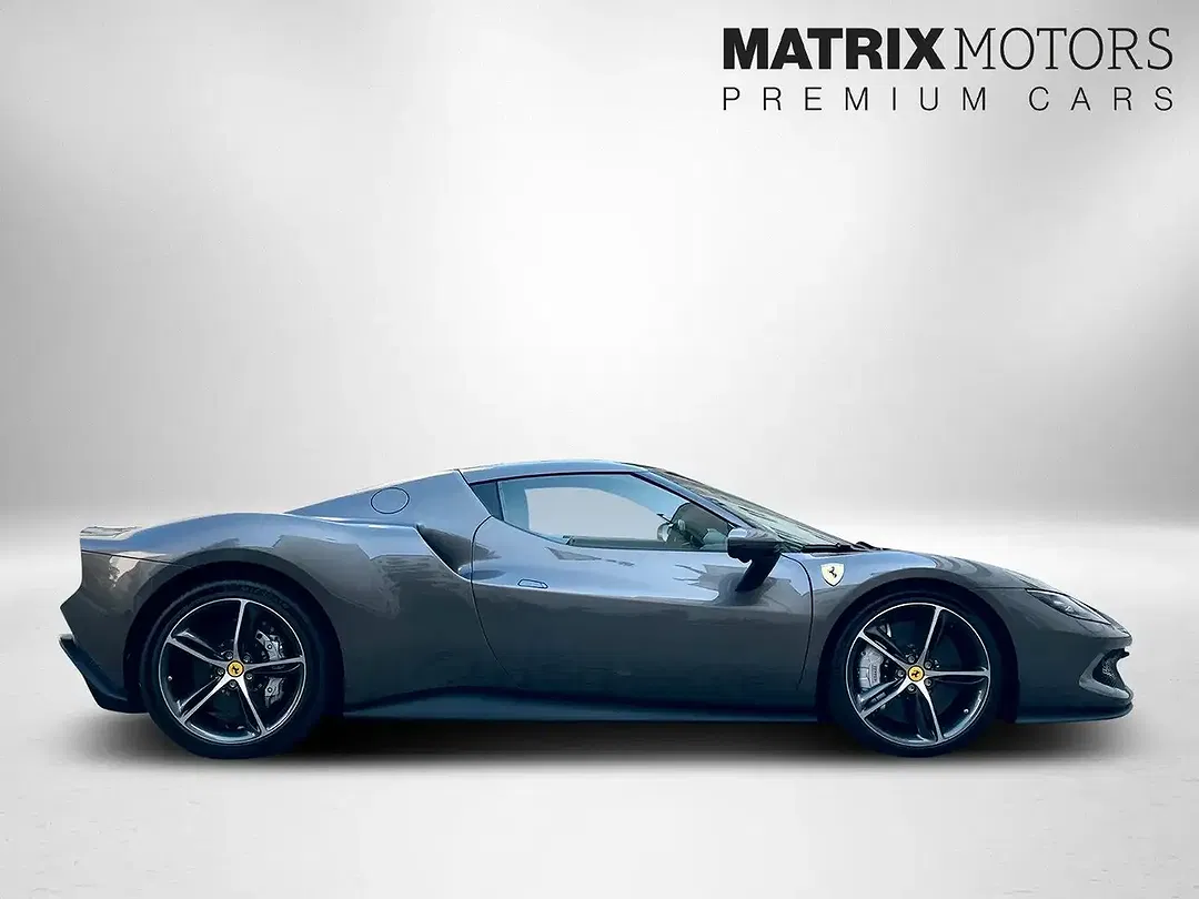 Ferrari 296 GTB - Thumbnail 5