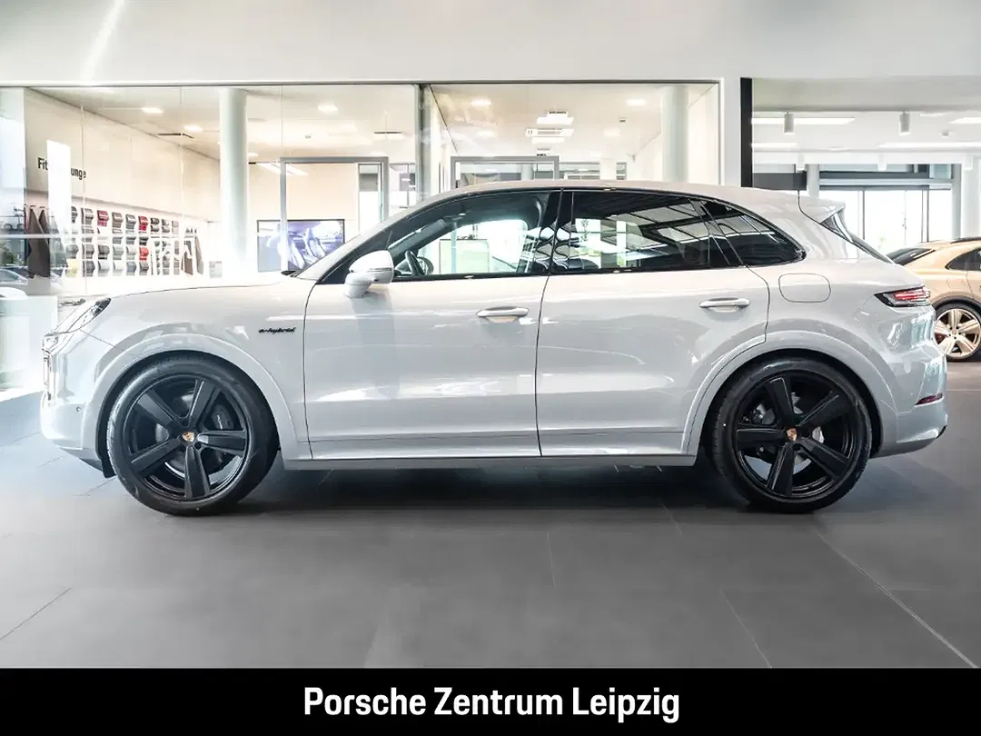 Porsche Cayenne - Thumbnail 2