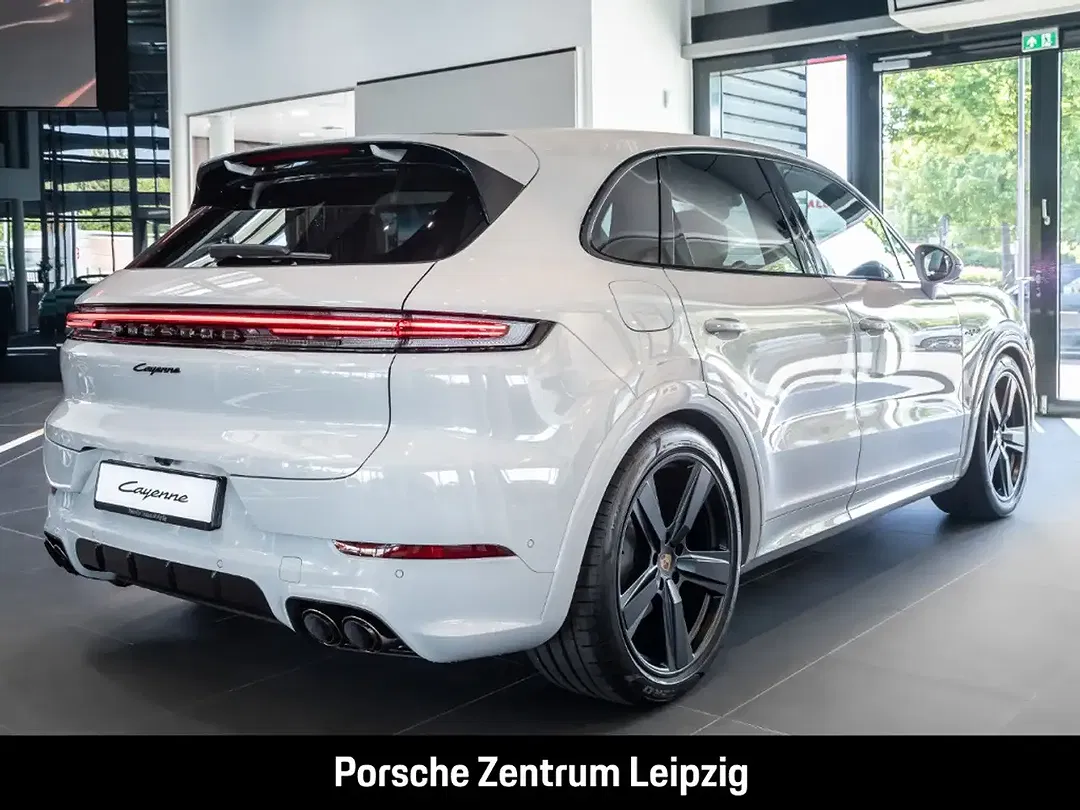 Porsche Cayenne - Thumbnail 6