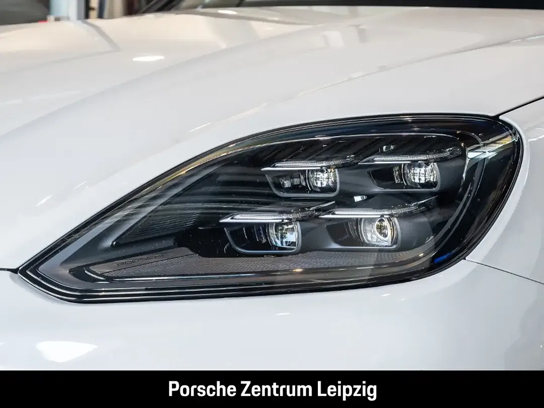 Porsche Cayenne - Thumbnail 9