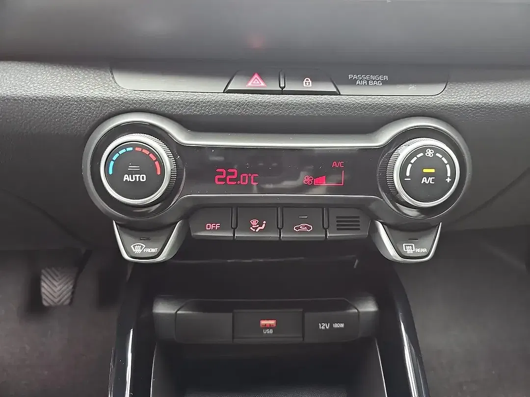 Kia Stonic - Thumbnail 11