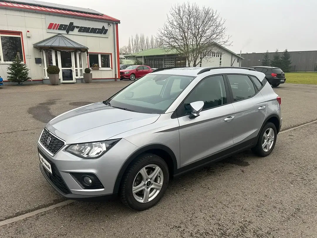 SEAT Arona - Thumbnail 1