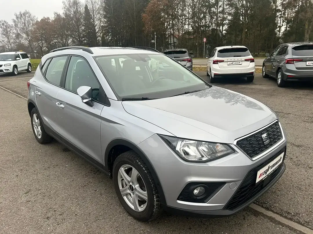 SEAT Arona - Thumbnail 3