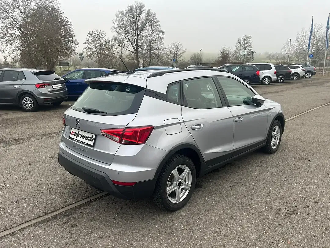 SEAT Arona - Thumbnail 9