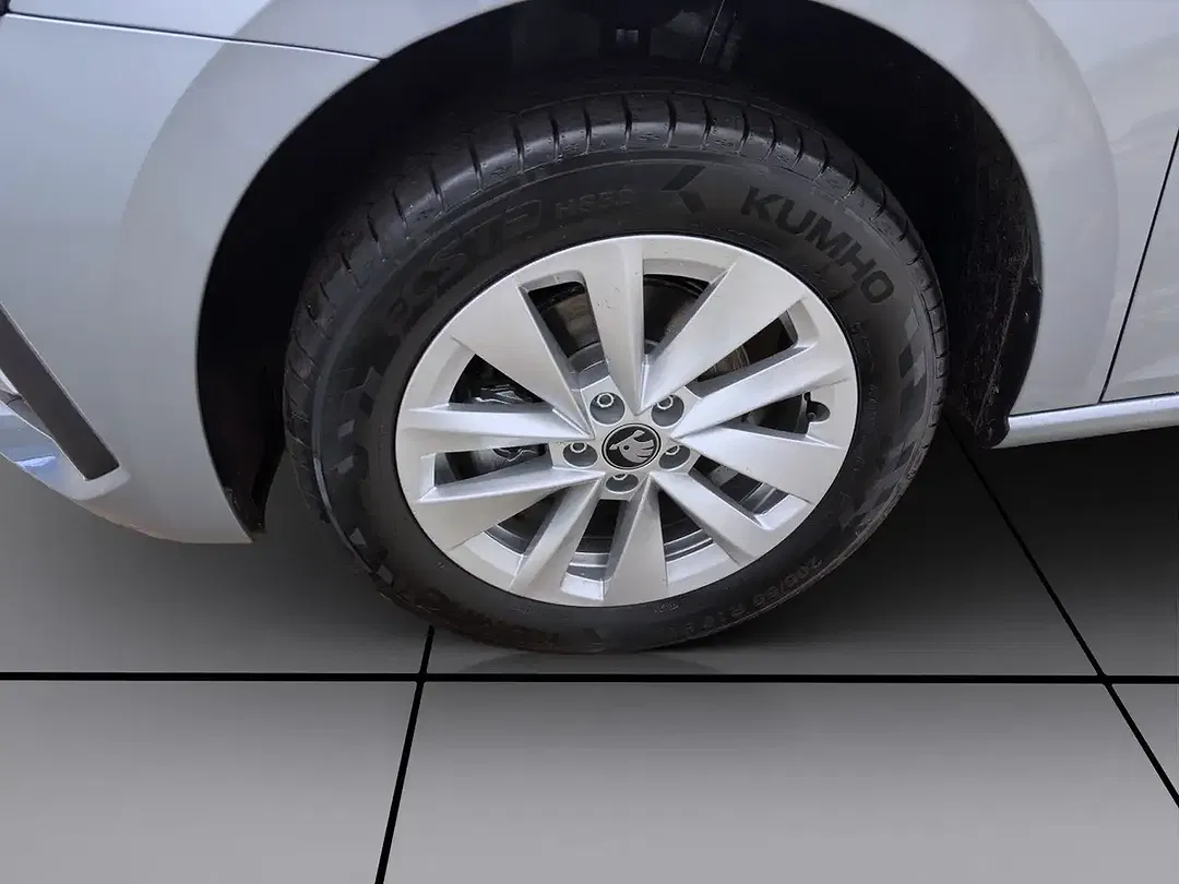 Skoda Scala - Thumbnail 9