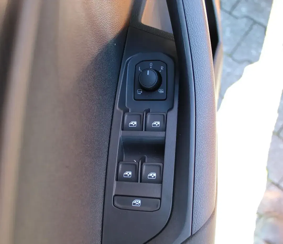 Skoda Karoq - Thumbnail 9