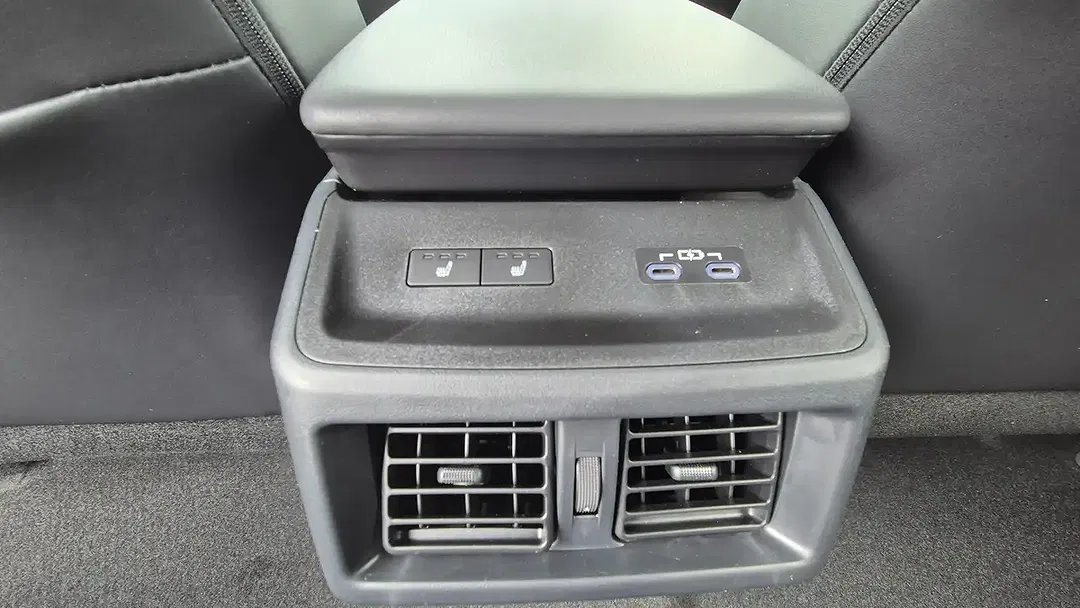 Subaru Solterra - Thumbnail 13