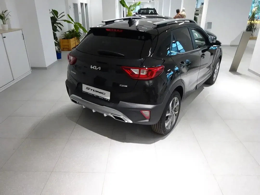 Kia Stonic - Thumbnail 3