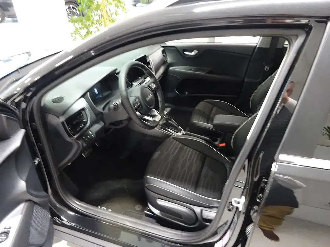 Kia Stonic - Thumbnail 8