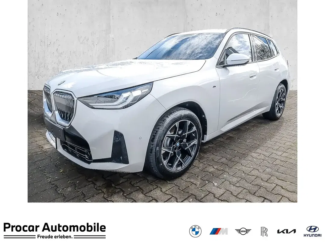 BMW X3 - Thumbnail 1