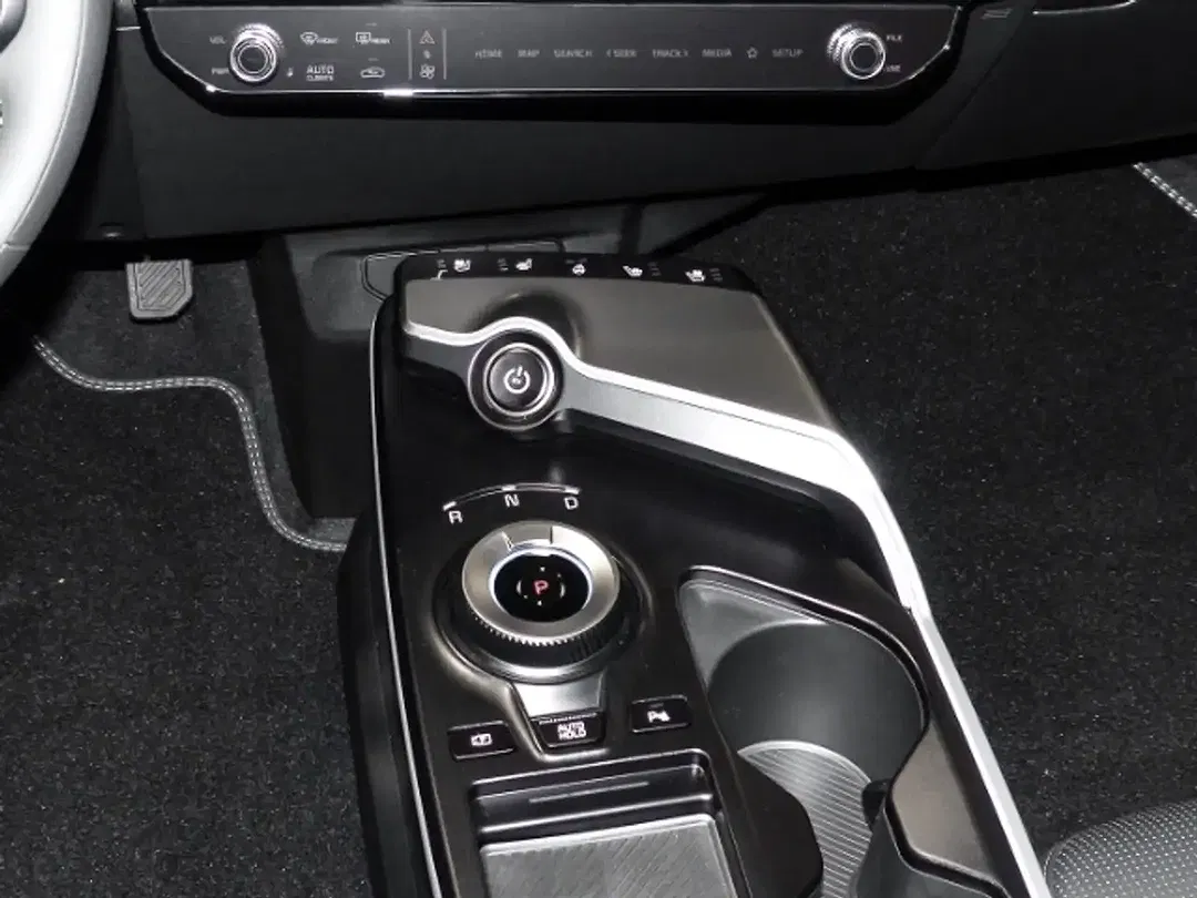 Kia EV6 - Thumbnail 10