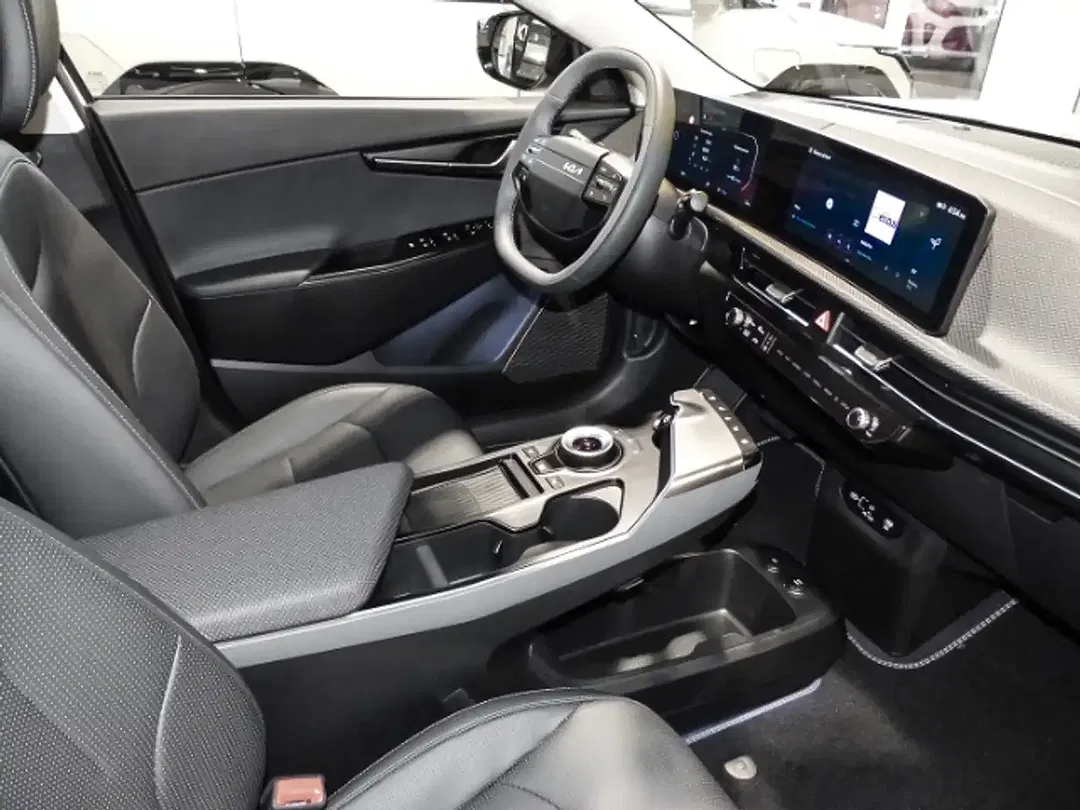 Kia EV6 - Thumbnail 4