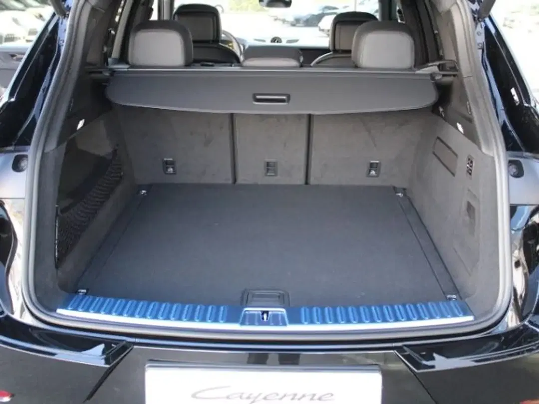 Porsche Cayenne - Thumbnail 12