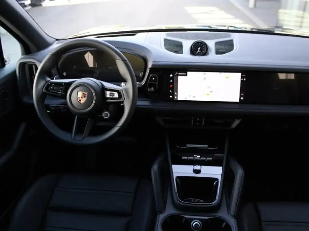 Porsche Cayenne - Thumbnail 4