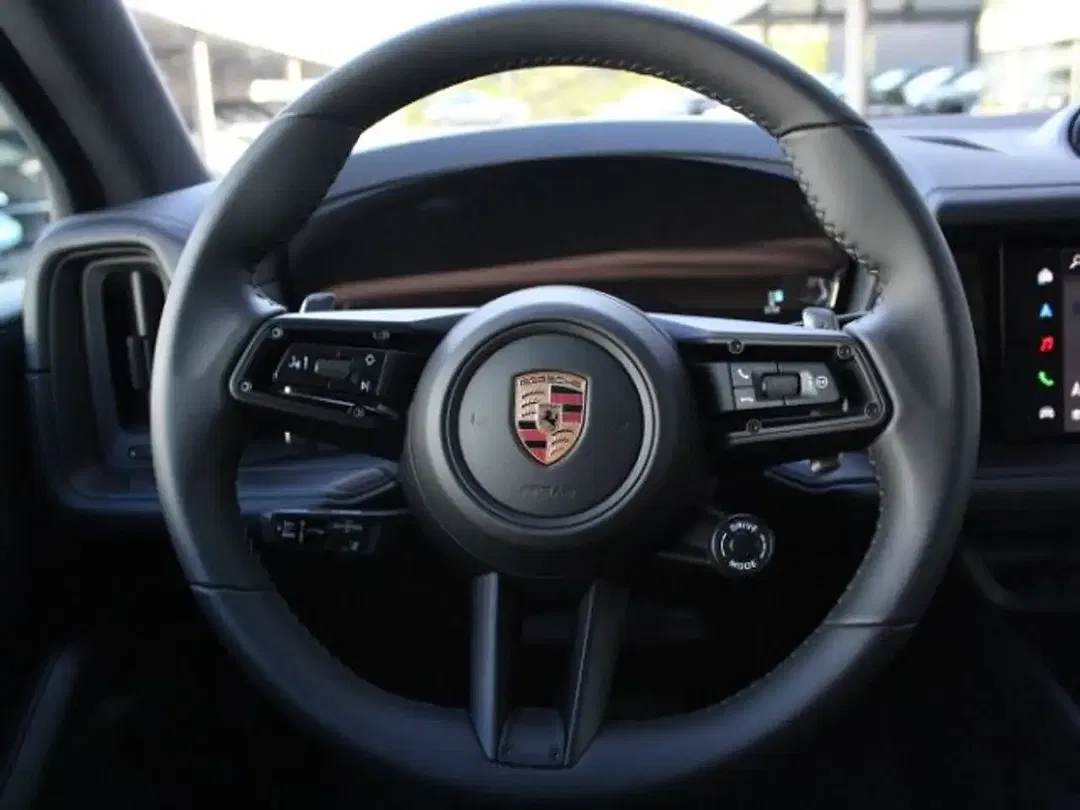 Porsche Cayenne - Thumbnail 5