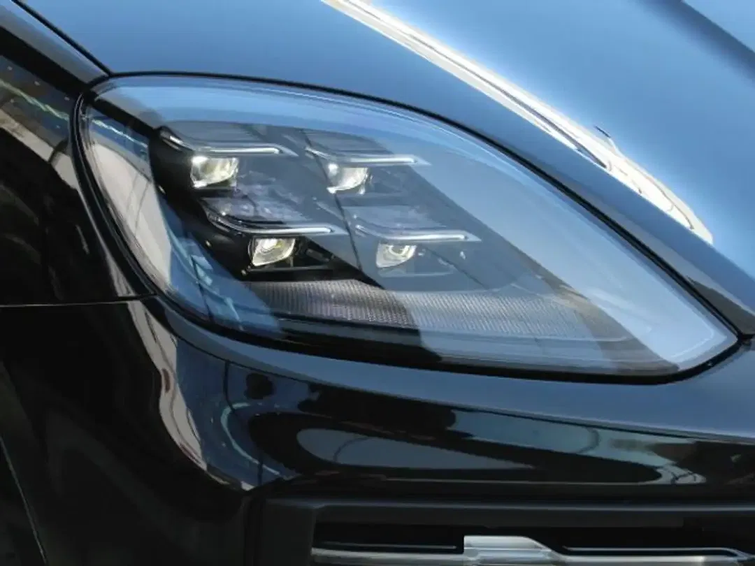 Porsche Cayenne - Thumbnail 6