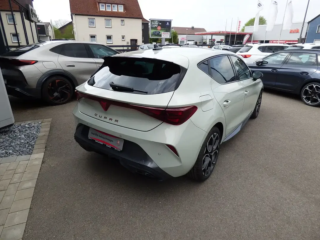 CUPRA Leon - Thumbnail 3