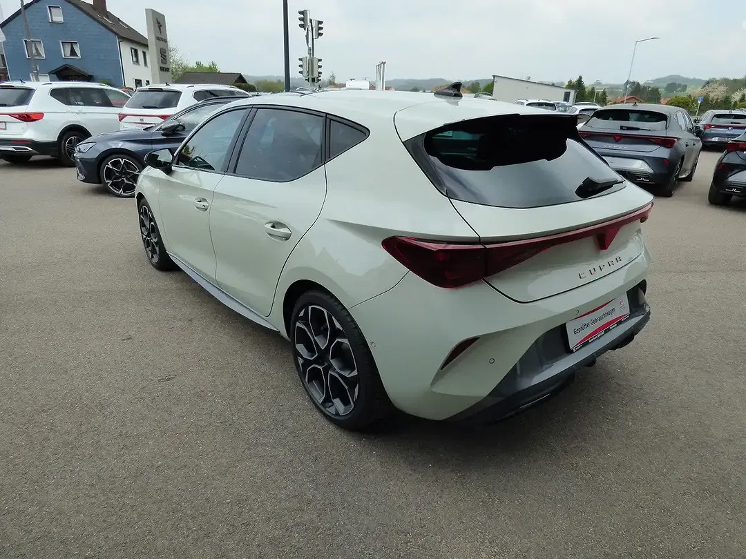 CUPRA Leon - Thumbnail 4
