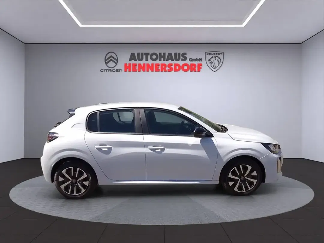 Peugeot 208 - Thumbnail 5