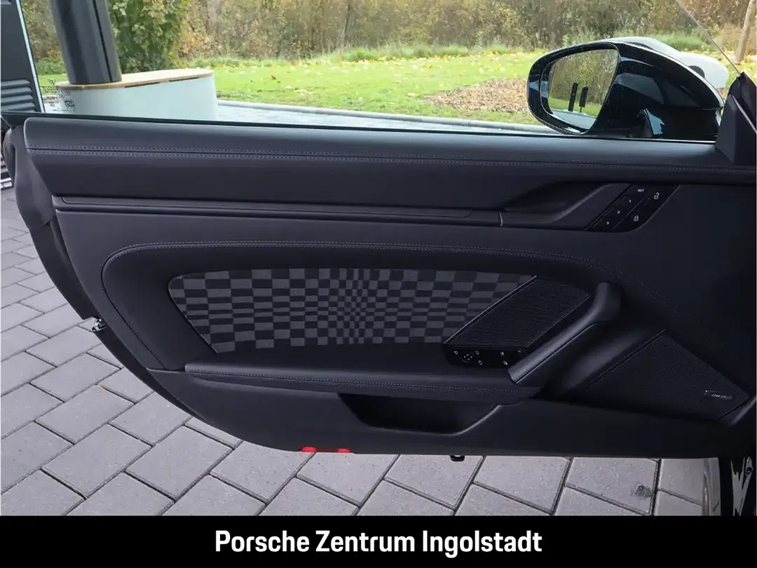 Porsche 911 - Thumbnail 13