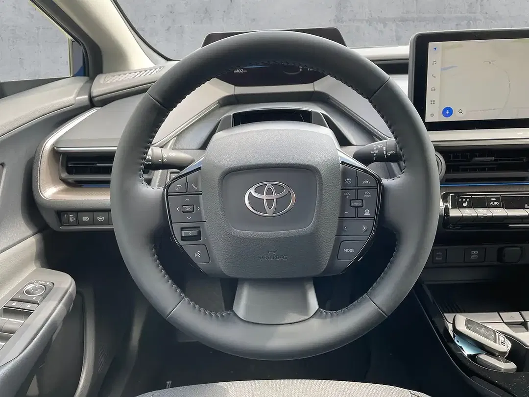 Toyota Prius - Thumbnail 10