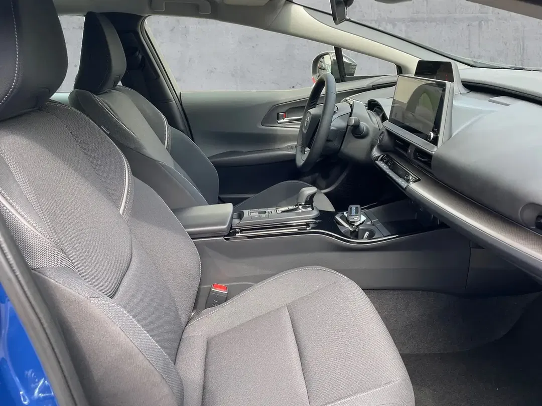 Toyota Prius - Thumbnail 13