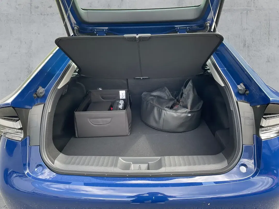 Toyota Prius - Thumbnail 14