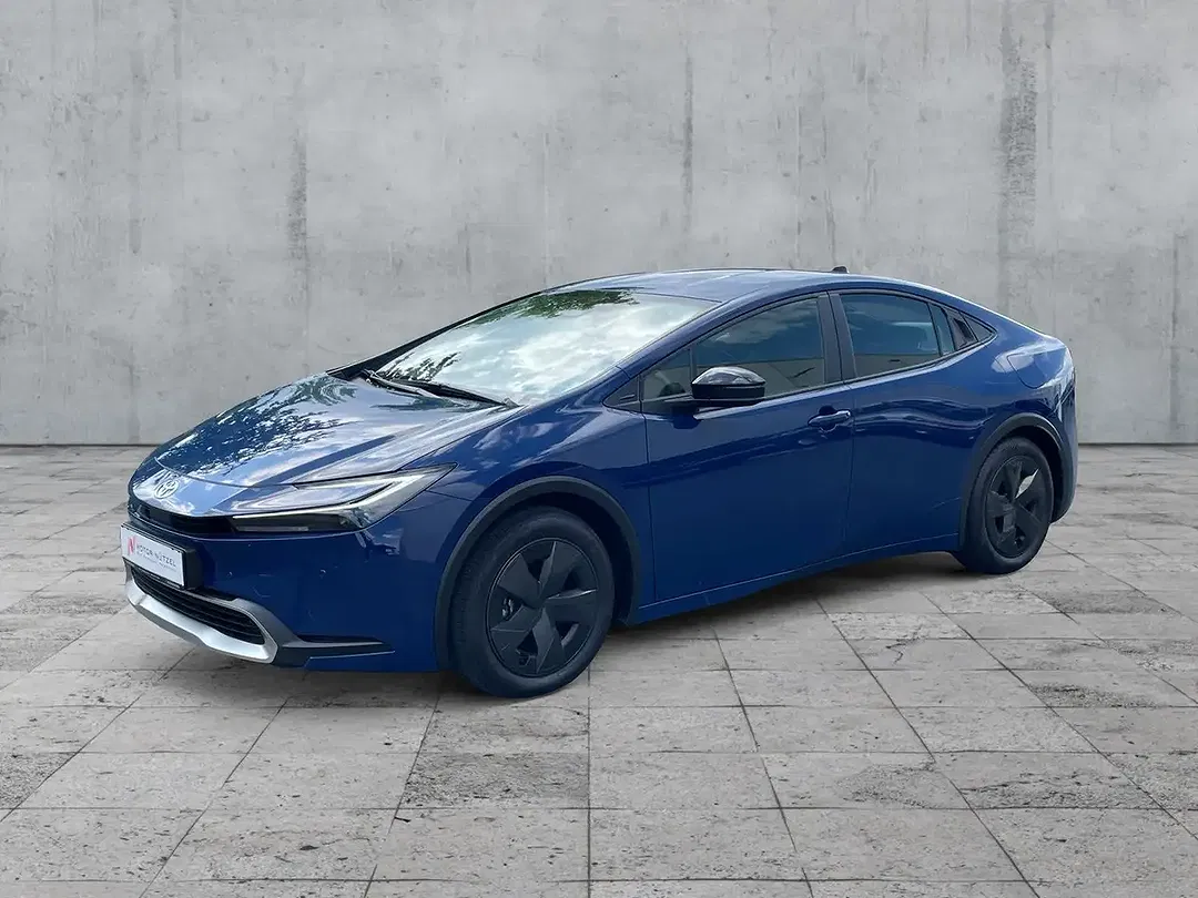 Toyota Prius - Thumbnail 2