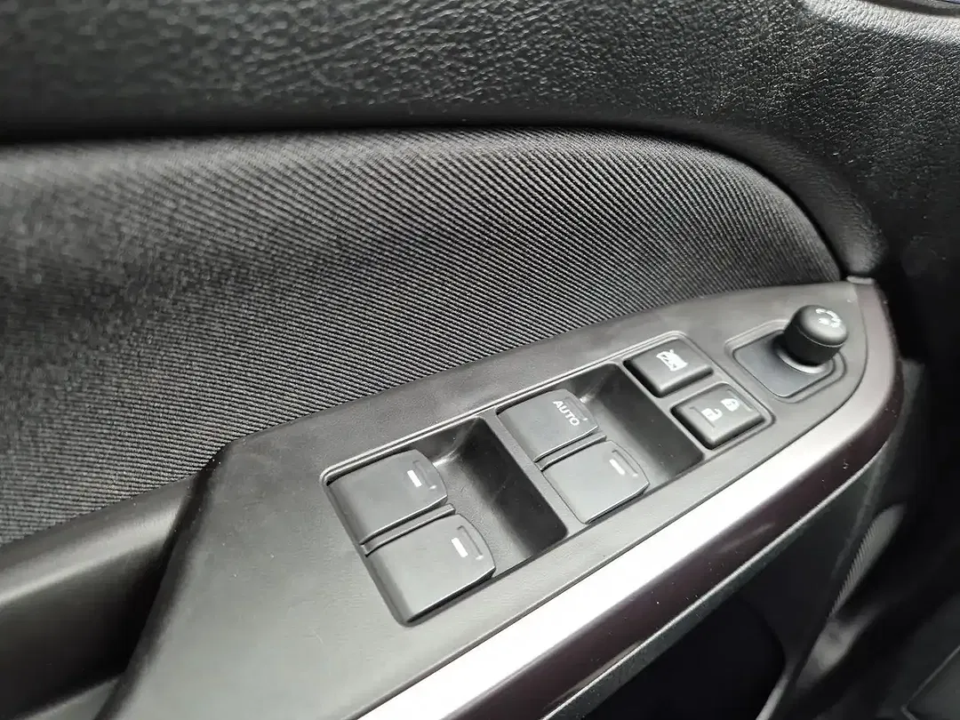 Suzuki Vitara - Thumbnail 14