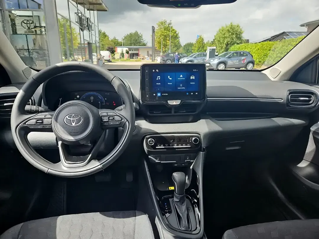 Toyota Yaris - Thumbnail 10