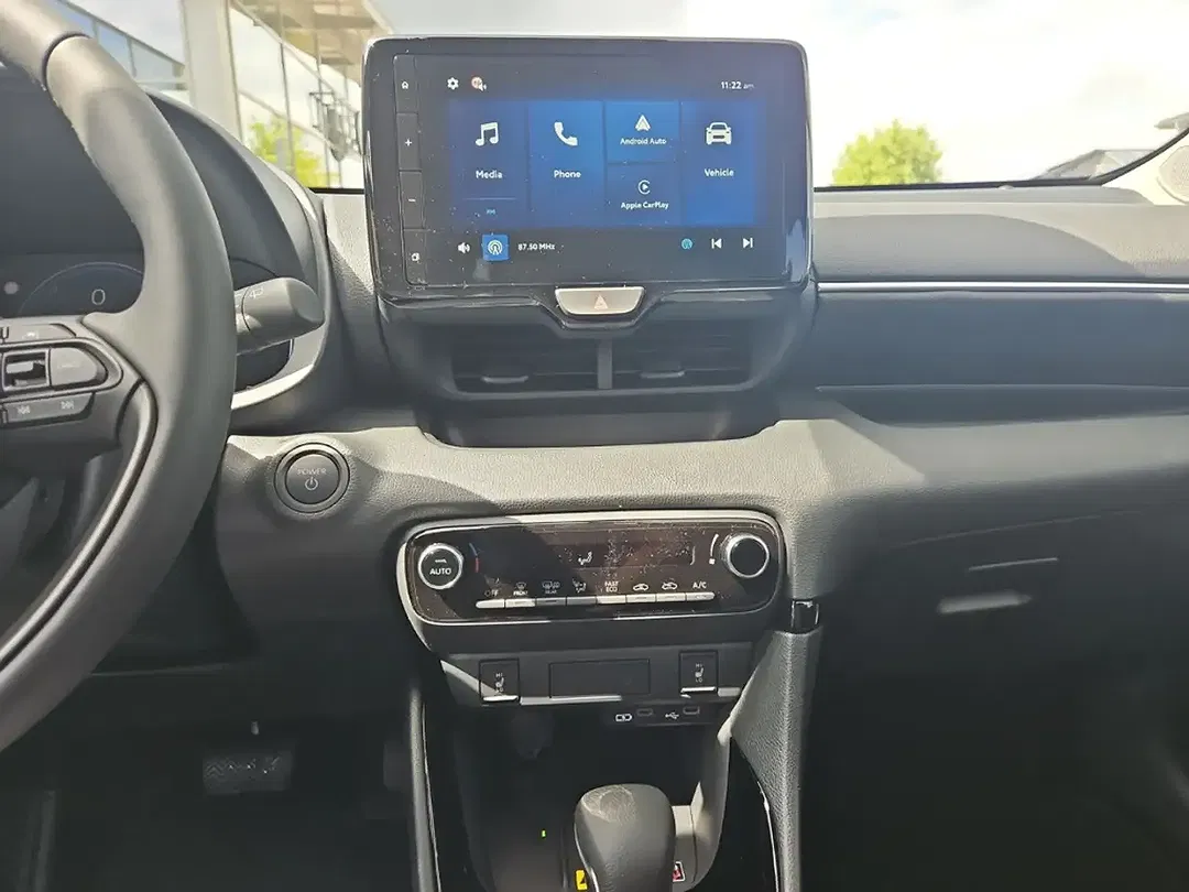 Toyota Yaris - Thumbnail 11