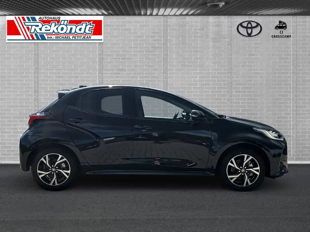 Toyota Yaris - Thumbnail 3
