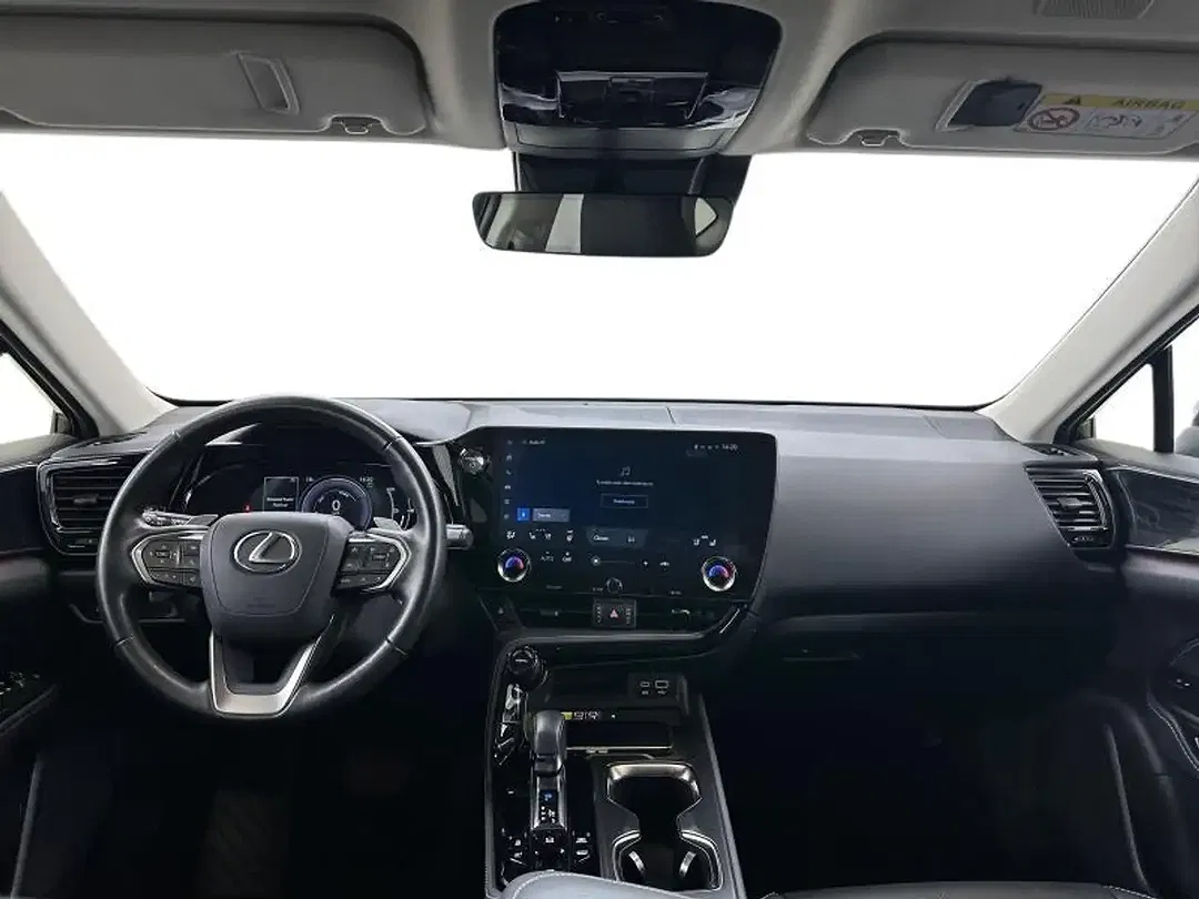 Lexus NX 450h+ - Thumbnail 4