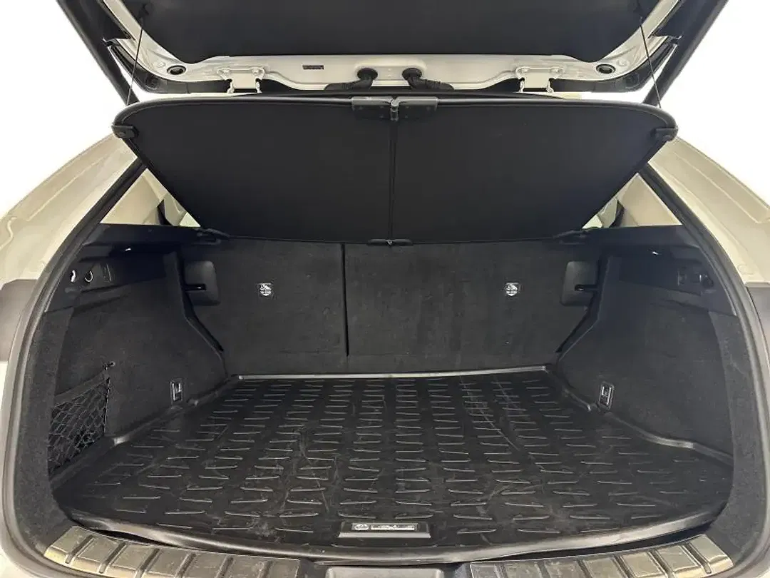 Lexus NX 450h+ - Thumbnail 5