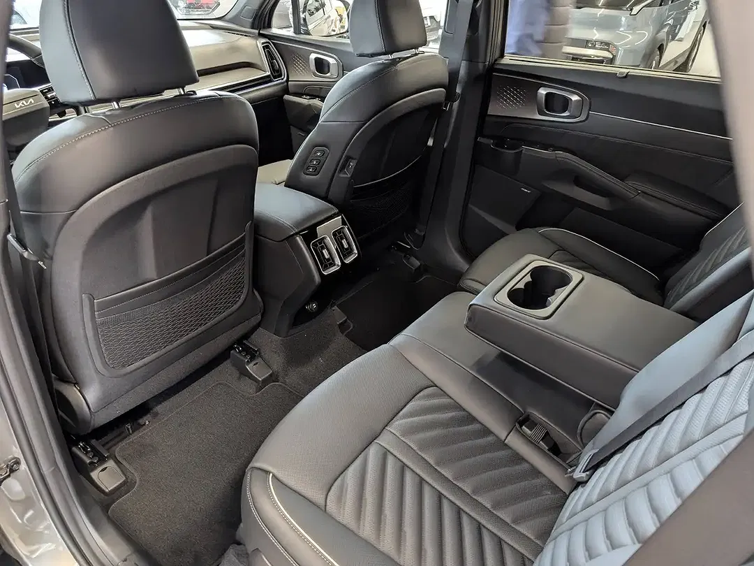 Kia Sorento - Thumbnail 11