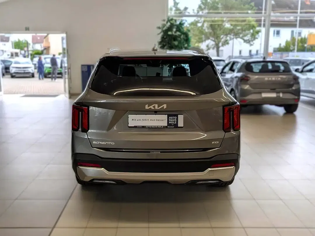 Kia Sorento - Thumbnail 3