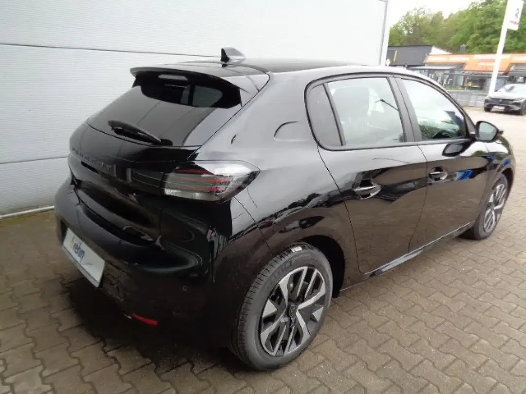 Peugeot 208 - Thumbnail 6