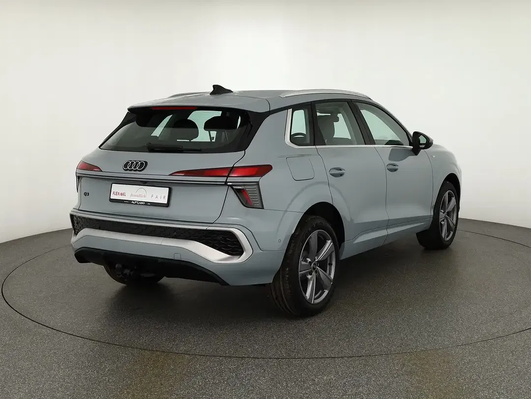 Audi Q3 - Thumbnail 4