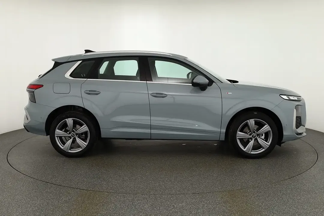Audi Q3 - Thumbnail 5