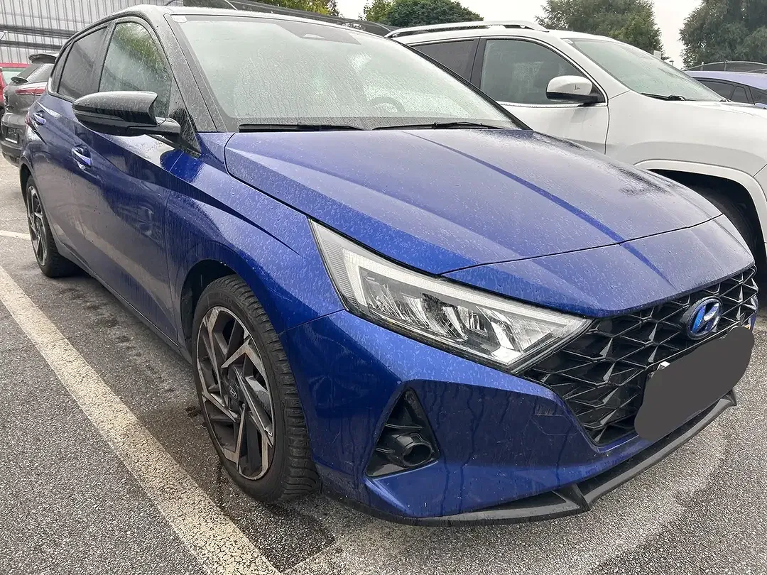 Hyundai i20 - Thumbnail 2