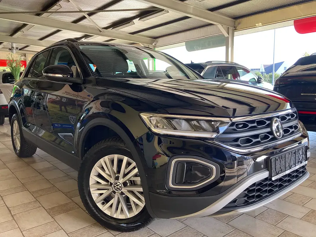 Volkswagen T-Roc - Thumbnail 1
