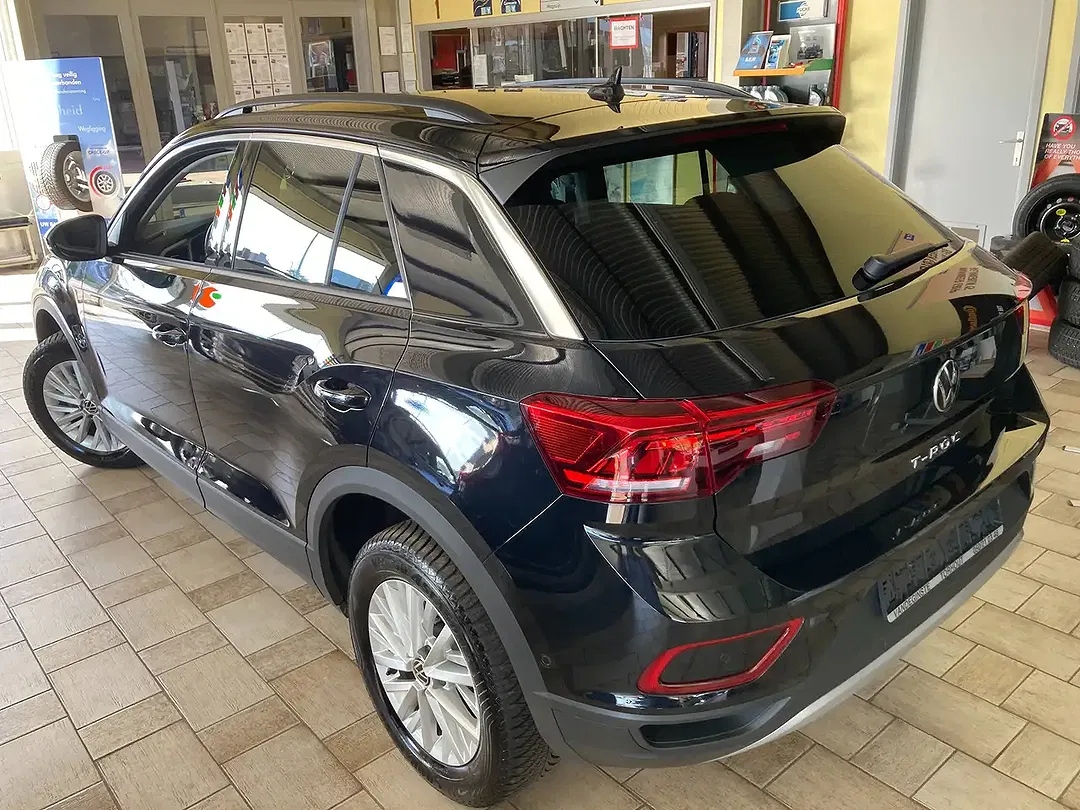 Volkswagen T-Roc - Thumbnail 6