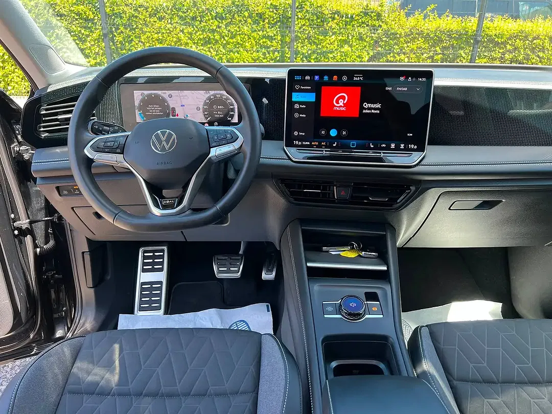 Volkswagen Tiguan - Thumbnail 15
