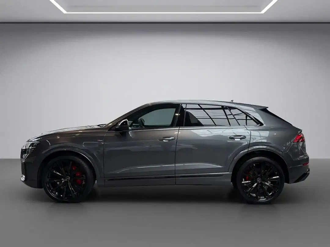 Audi Q8 - Thumbnail 3