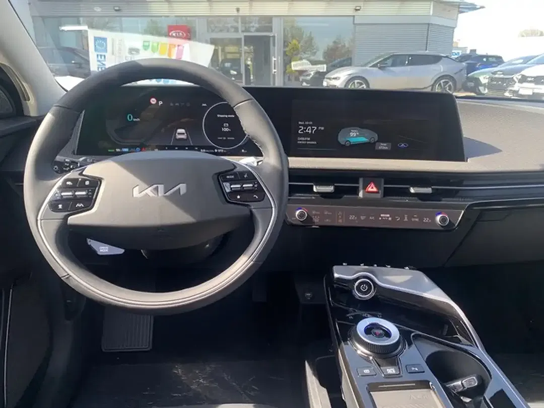 Kia EV6 - Thumbnail 10